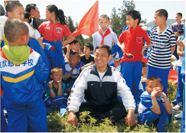 美彩国际 官网集团董事长徐夫京情系“亚孤儿”——仁爱养教，点亮童年